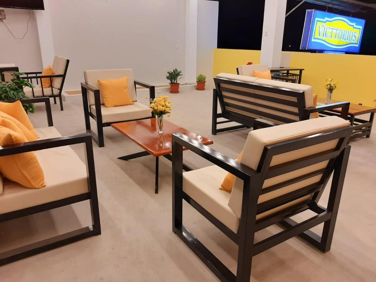 Victtorios Hotel Satipo Bagian luar foto