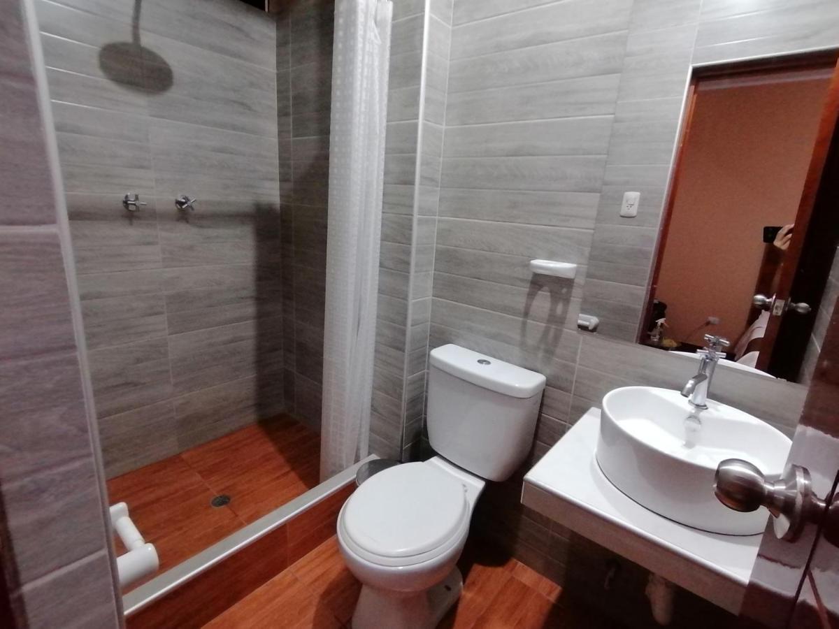 Victtorios Hotel Satipo Bagian luar foto