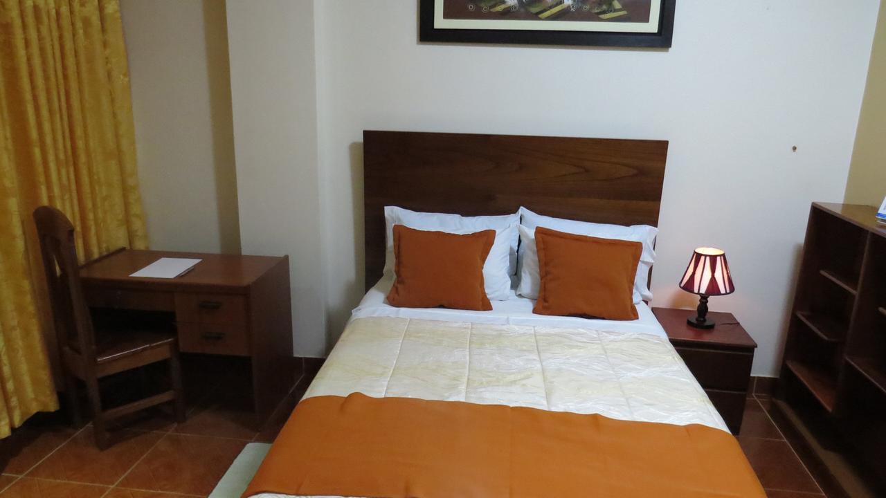 Victtorios Hotel Satipo Bagian luar foto