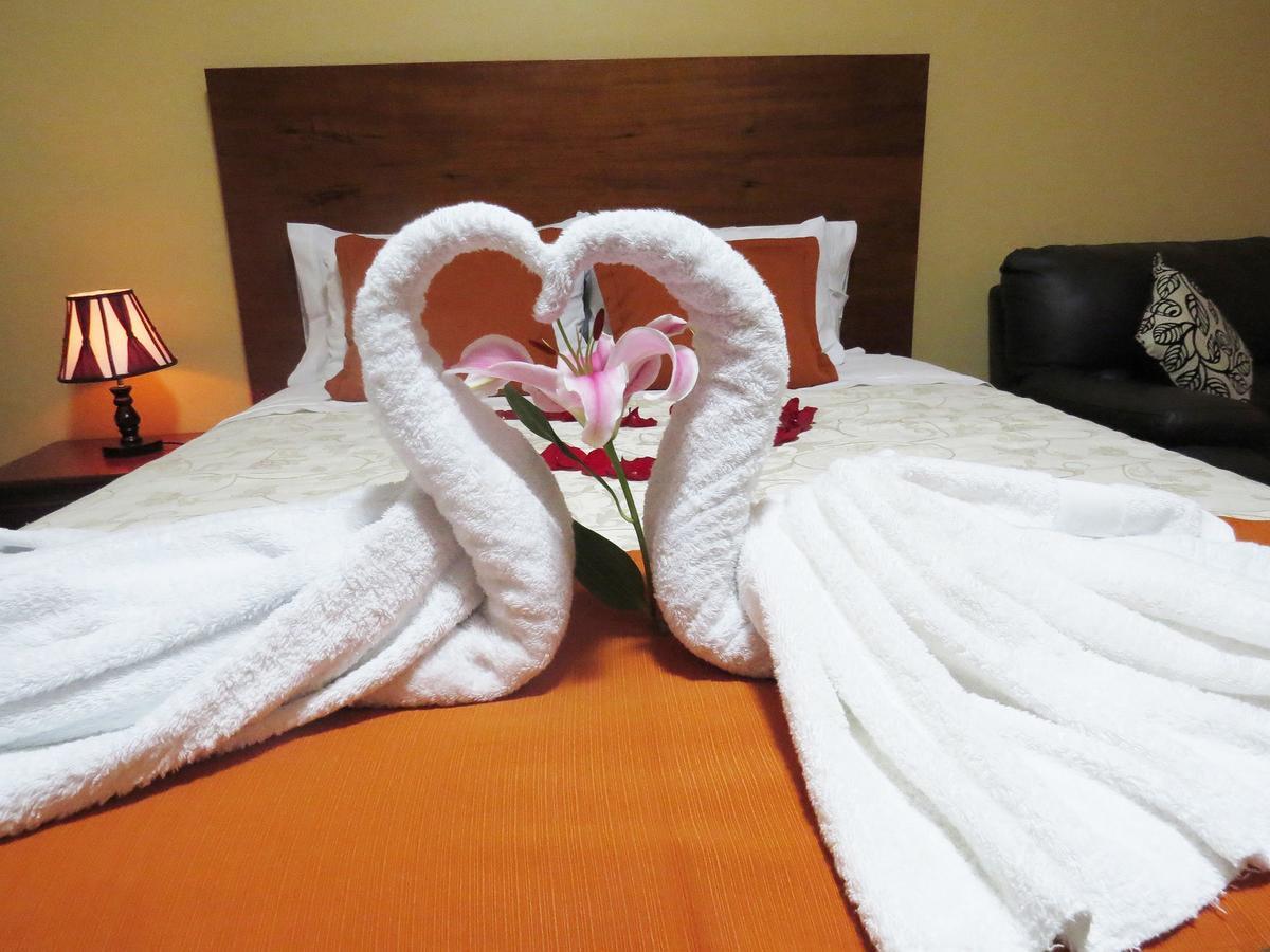Victtorios Hotel Satipo Bagian luar foto