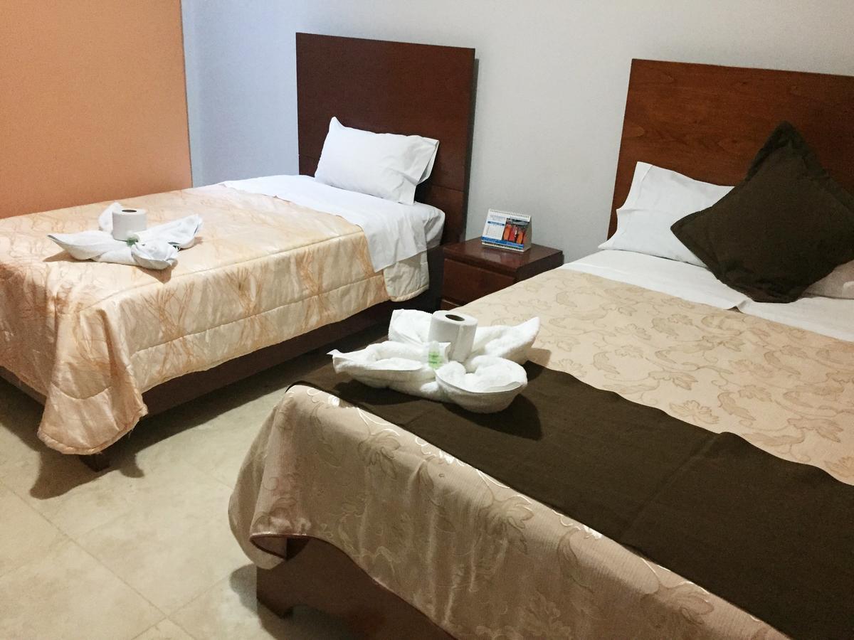 Victtorios Hotel Satipo Bagian luar foto